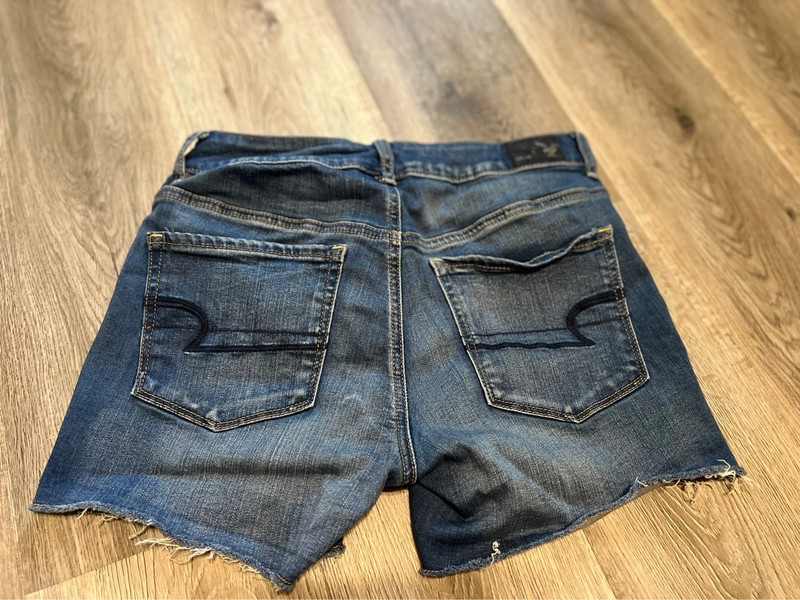 Women’s American Eagle Shorts 3