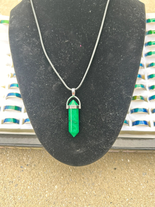 Green Necklace and mood ring 5