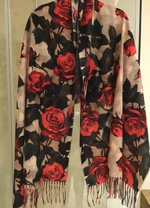 Large floral rose wrap, scarf. New, condition: New without tags, £6.50, £7.53 includes Buyer Protection