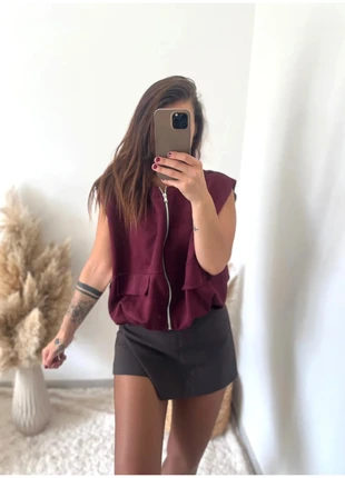 Veste style bomber sans manches tendance bordeaux profond - taille unique, merk: Boutique Parisienne, staat: Nieuw met prijskaartje, maat: Universele maat, € 24,00, € 25,90 inclusief Kopersbescherming Pro