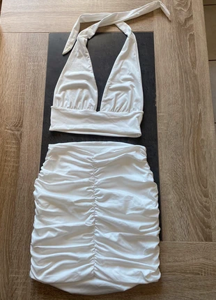 Ensemble jupe blanc shein neuf , merk: Shein, staat: Nieuw zonder prijskaartje, maat: S / 36 / 8, € 10,00, € 11,20 inclusief Kopersbescherming