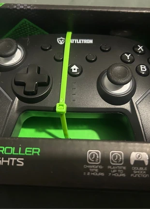 Manette Switch ou PC, brand: Battletron, condition: New with tags, €8.00, €9.10 includes Buyer Protection