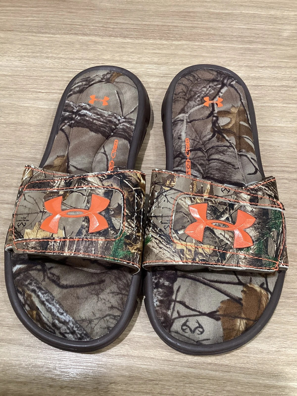 Under Armour foam slides 4y 4