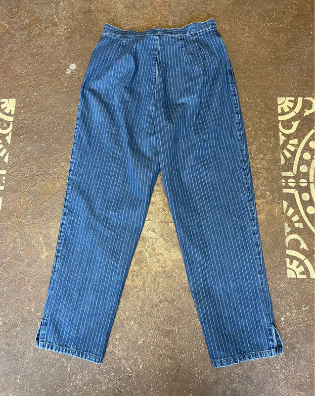 Vintage Liz Claiborne pin stripe jeans 30” waist 4