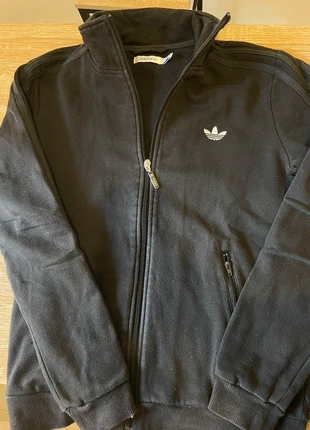 Gilet adidas noir, marque: adidas, état: Très bon état, taille: M / 38 / 10, 12,00 €, 13,30 € Protection acheteurs incluse
