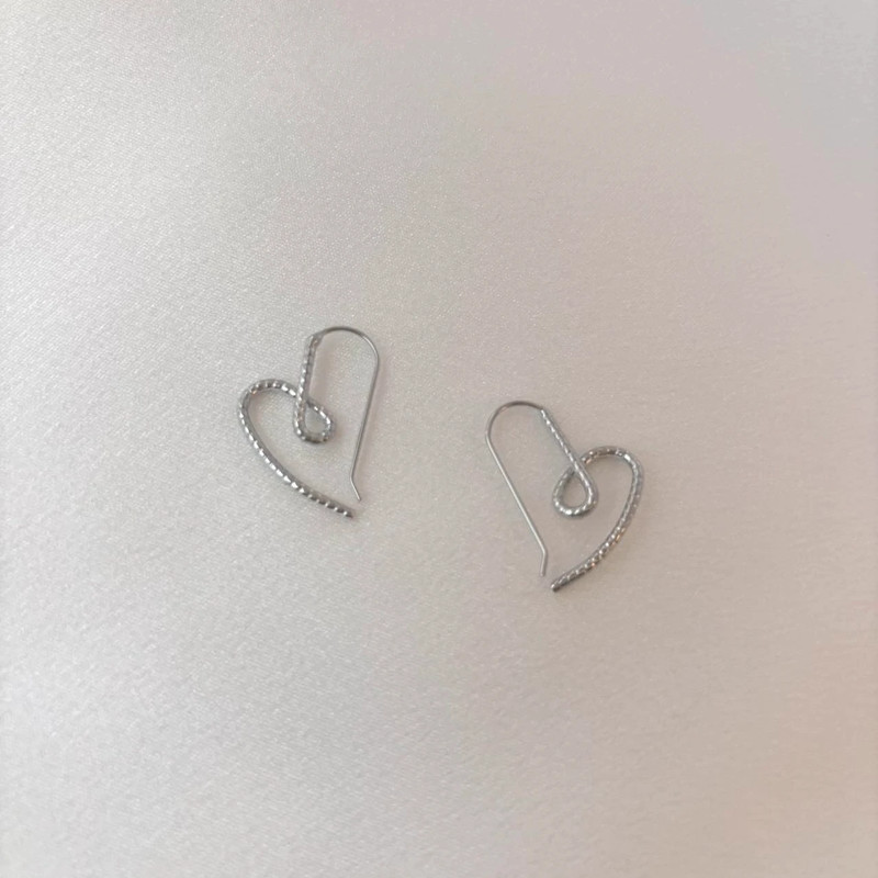 Simple Style Love Heart Stud Earrings for Women 2