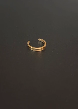 Finaste ear cuff goud dubbele ring, merk: finaste, staat: Nieuw zonder prijskaartje, € 5,00, € 5,95 inclusief Kopersbescherming