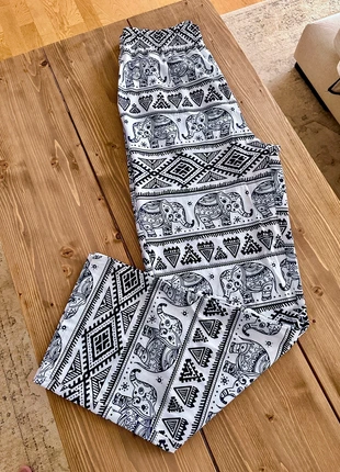 Pantalón Baggy Vintage, marca: Local, estado: Novo sem etiquetas, tamanho: M, €12.95, €14.30 inclui Proteção do Comprador