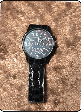 Montre Acier Inoxydable Noir, marque: Geneva, état: Neuf avec étiquette, taille: 39–42 mm, 12,00 €, 13,30 € Protection acheteurs incluse