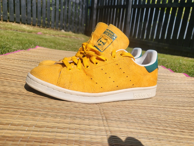 Stan smith yellow discount suede