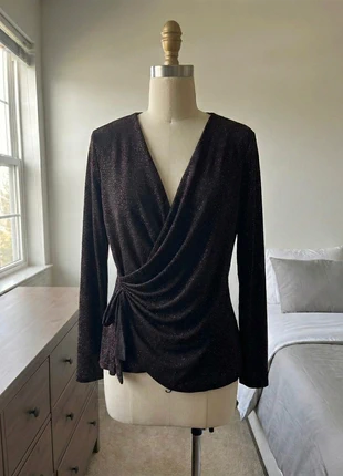 New Glittery Wrap Top - Dark Red Shimmer V-Neck Shiny Long Sleeve Top, marque: Evento, état: Neuf avec étiquette, taille: M / 38 / 10, 15,00 €, 16,45 € Protection acheteurs incluse