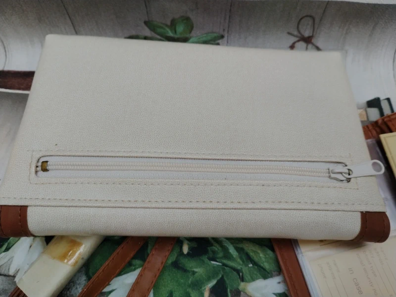 Mini pochette et accessoires neuf - photo numéro 3