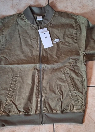 Veste nike kaki, marque: Nike, état: Neuf sans étiquette, taille: M, 29,00 €, 31,15 € Protection acheteurs incluse