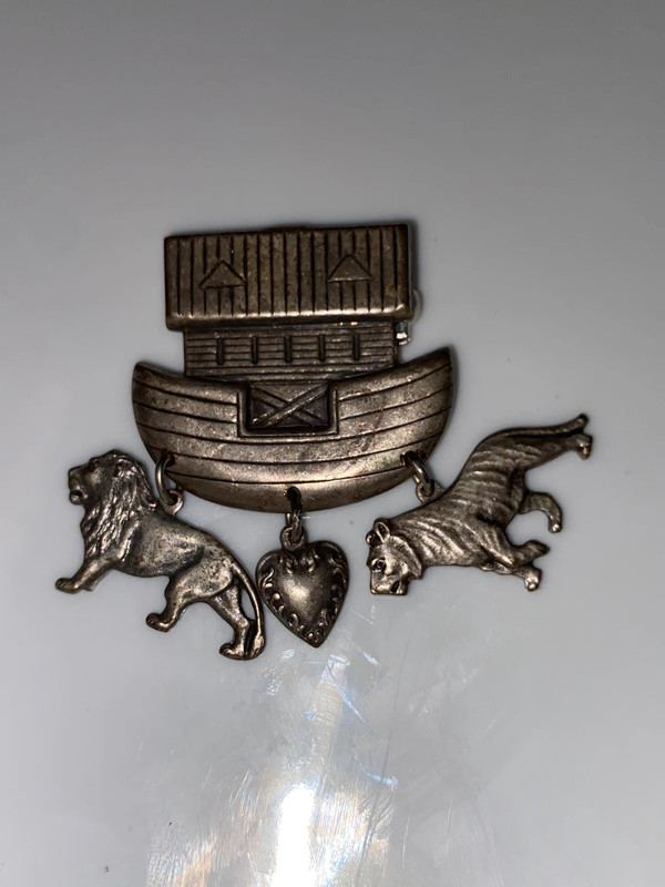 Vintage silvertone metal Noah’s ark brooch hanging animal lion heart  charm 3