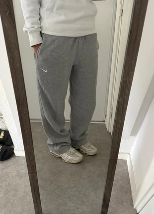 Jogging Nike Large Solo Swoosh, marke: Nike, zustand: Sehr gut, größe: M, 45,00 €, 47,95 € beinhaltet Vinted-Käuferschutz Pro
