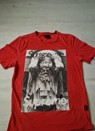 Tee-shirt Suprême Grip taille S 100% coton couleur rouge, brand: Supreme Grip, condition: Very good, size: S, €9.00, €10.15 includes Buyer Protection