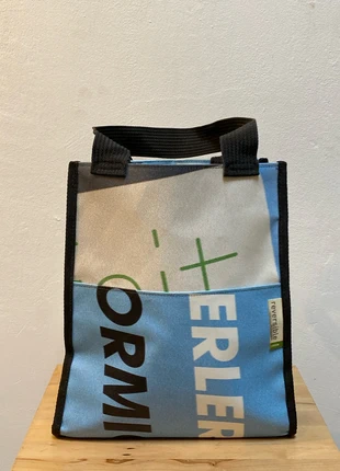Tote bag en bâche recyclées réversible, état: Neuf sans étiquette, 20,00 €, 21,70 € Protection acheteurs incluse