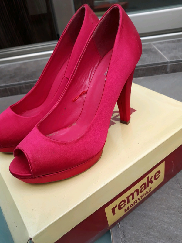 Zapatos de tacón rosa fucsia -