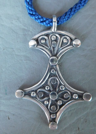 collier ancien cordon bleu pendentif croix du sud grise argent massif femme jeune fille , merk: argent massif, staat: Heel goed, € 52,00, € 55,30 inclusief Kopersbescherming Pro