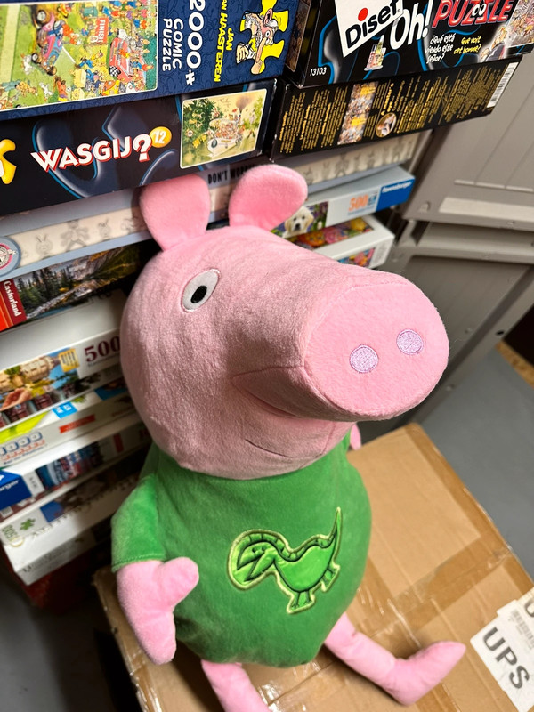 Peluche dinosaure peppa best sale pig