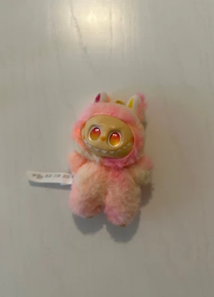 Labubu gelb rosa, marke: POPMART, zustand: Neu, 15,00 €, 16,45 € inklusive Vinted-Käuferschutz