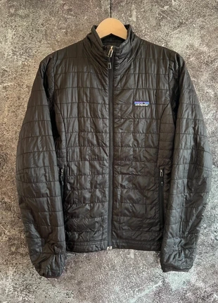 Veste noire femme Patagonia taille S Chaqueta negra mujer Giacca nera donna Schwarze Jacke Damen, merk: Patagonia, staat: Heel goed, maat: S / 36 / 8, € 65,00, € 68,95 inclusief Kopersbescherming