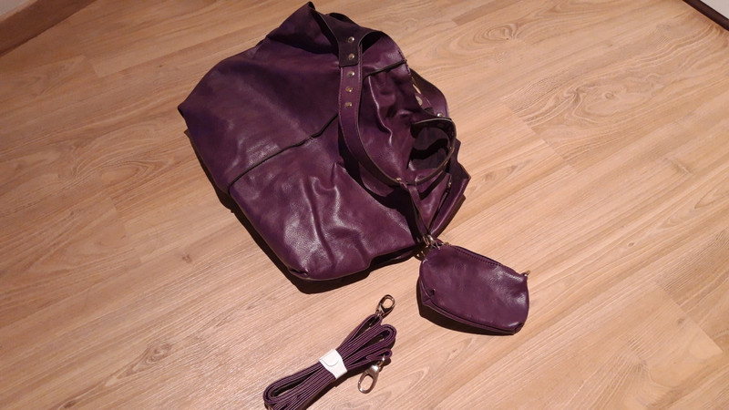 Sac neuf violet cuir avec trousse intérieur et petit porte-monnaie extérieur ou intérieur  2