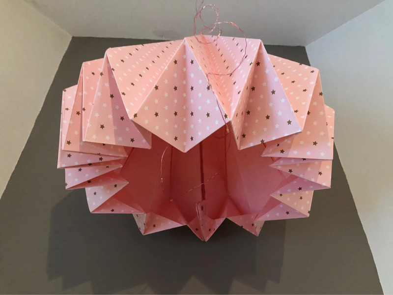 Suspension papier origami fille Atmosphera