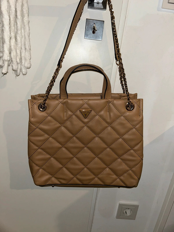 Guess Bag 1