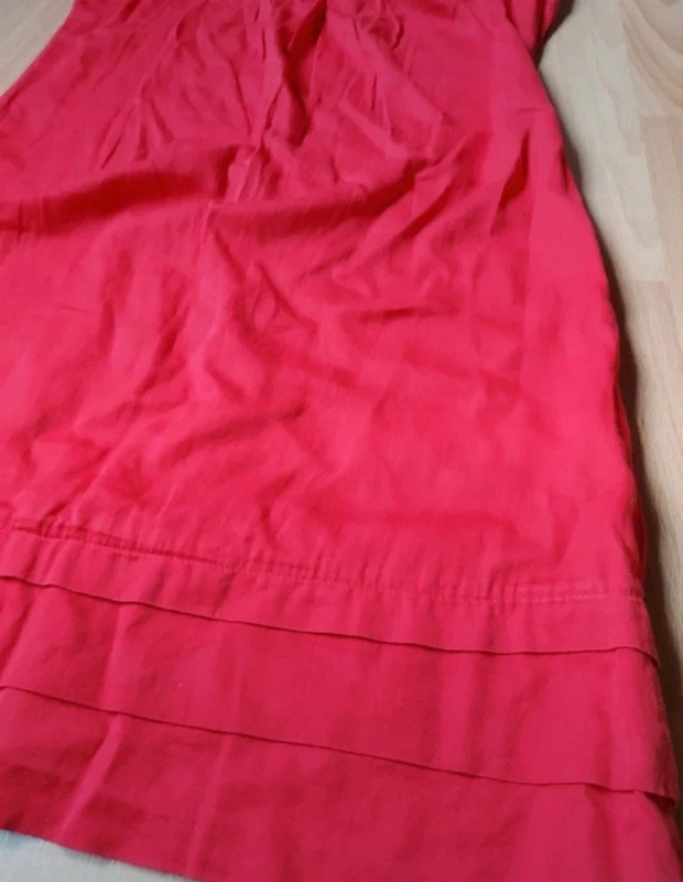 Robe rouge légère voile doublé col bénitier - photo numéro 2
