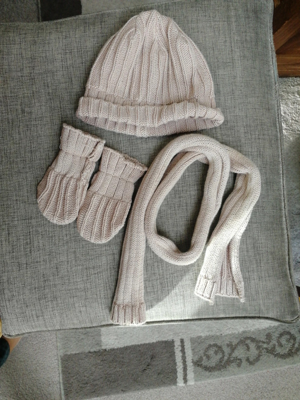 Ensemble bonnet écharpe gants bébé 1