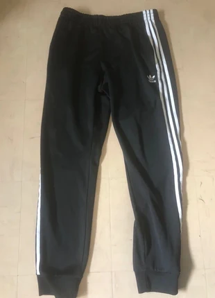 Jogging Adidas noir et blanc, marke: adidas, zustand: Neu, größe: M, 17,00 €, 18,55 € inklusive Vinted-Käuferschutz