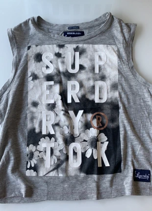 T-shirt Superdry , merk: Superdry, staat: Heel goed, maat: 13 jaar / 158 cm, € 5,00, € 5,95 inclusief Kopersbescherming