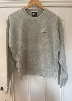Nike sweatshirt - light khaki, brand: Nike, condition: Very good, size: M / UK 12-14, £20.00, £21.70 includes Buyer Protection