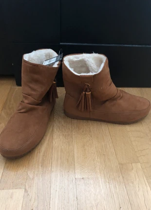 Bottines fourrés, marke: Primark, zustand: Neu, mit Etikett, größe: 38, 12,00 €, 13,30 € inklusive Vinted-Käuferschutz