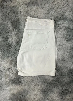 Short en Jean Levi's Blanc W30 SH100, marca: Levi's, estado: Muito bom, tamanho: L / 40 / 12, €20.00, €21.70 inclui Proteção do Comprador Pro