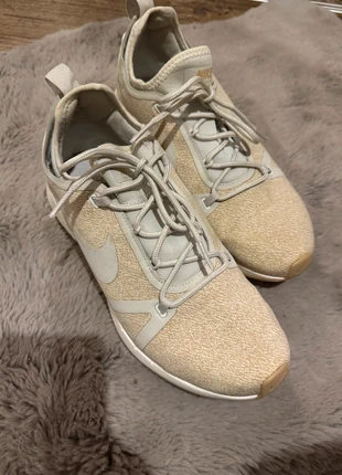 Nike Schuhe, marque: Nike, état: Très bon état, taille: 40.5, 30,00 €, 32,20 € Protection acheteurs incluse