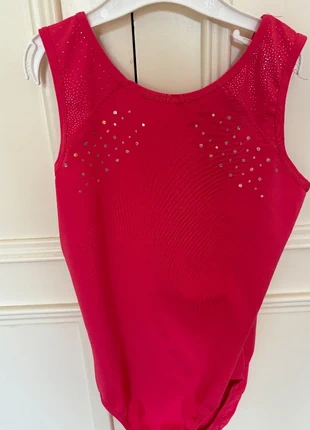 Gymnastics suit, marca: Decathlon, estado: Novo sem etiquetas, tamanho: 11 anos / 146 cm, €8.00, €9.10 inclui Proteção do Comprador