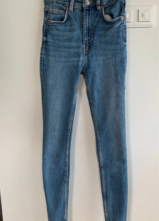 jean zara bleu, marque: Zara, état: Très bon état, taille: XS / 34 / 6, 8,00 €, 9,10 € Protection acheteurs incluse