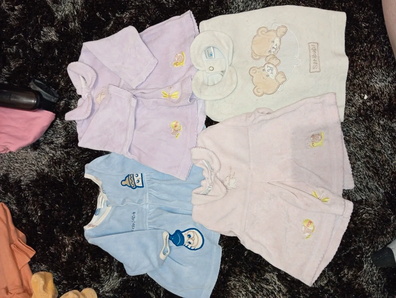 Lot vêtements bébé fille 1 mois 43 pièces - photo numéro 14