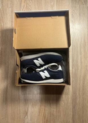 New Balance niño talla 35 – Azul marino, marca: New Balance, estado: Muy bueno, tamaño: 35, 19,00 €, 20,65 € Protección al comprador incluida