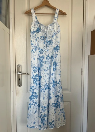 Robe "corset" blanche à fleurs bleues, marque: Amazon, état: Neuf avec étiquette, taille: M / 38 / 10, 10,00 €, 11,20 € Protection acheteurs incluse