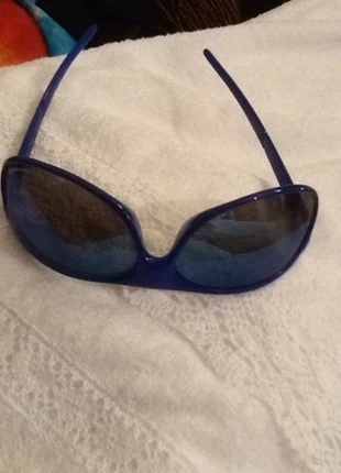 Stylische Sport Sonnenbrille, staat: Goed, € 3,00, € 3,85 inclusief Kopersbescherming