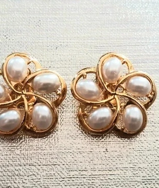 Boucles d'oreilles perles clips vintage, marque: Vintage Couture, état: Très bon état, 14,00 €, 15,40 € Protection acheteurs incluse