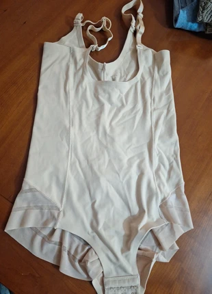 Body nude nunca usado, merk: Julimex, staat: Nieuw zonder prijskaartje, maat: L / 40 / 12, € 18,00, € 19,60 inclusief Kopersbescherming