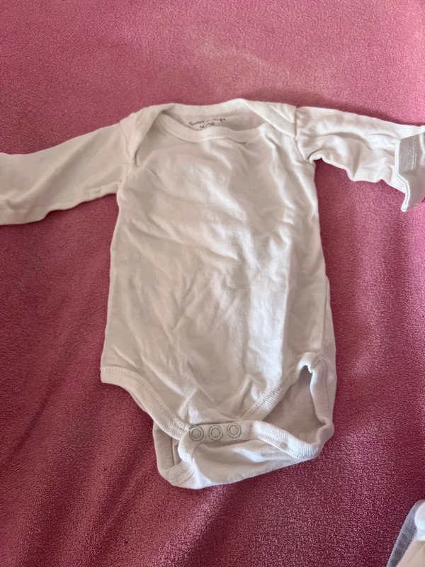 Lot de 11 bodys taille 3 mois - photo numéro 13