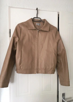Veste courte femme en simili cuir beige T44, brand: Etam, condition: Very good, size: XXL / 44 / 16, €15.00, €16.45 includes Buyer Protection