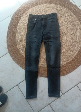 Jeans Stradivarius taille 34, marke: Stradivarius, zustand: Sehr gut, größe: XS / 34 / 6, 5,00 €, 5,95 € beinhaltet Vinted-Käuferschutz Pro