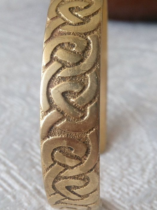 Bracelet jonc laiton motifs celtiques entrelacés 2