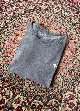 T-shirt Gris Abercrombie homme taille S, marque: Abercrombie & Fitch, état: Bon état, taille: S, 3,00 €, 3,85 € Protection acheteurs incluse